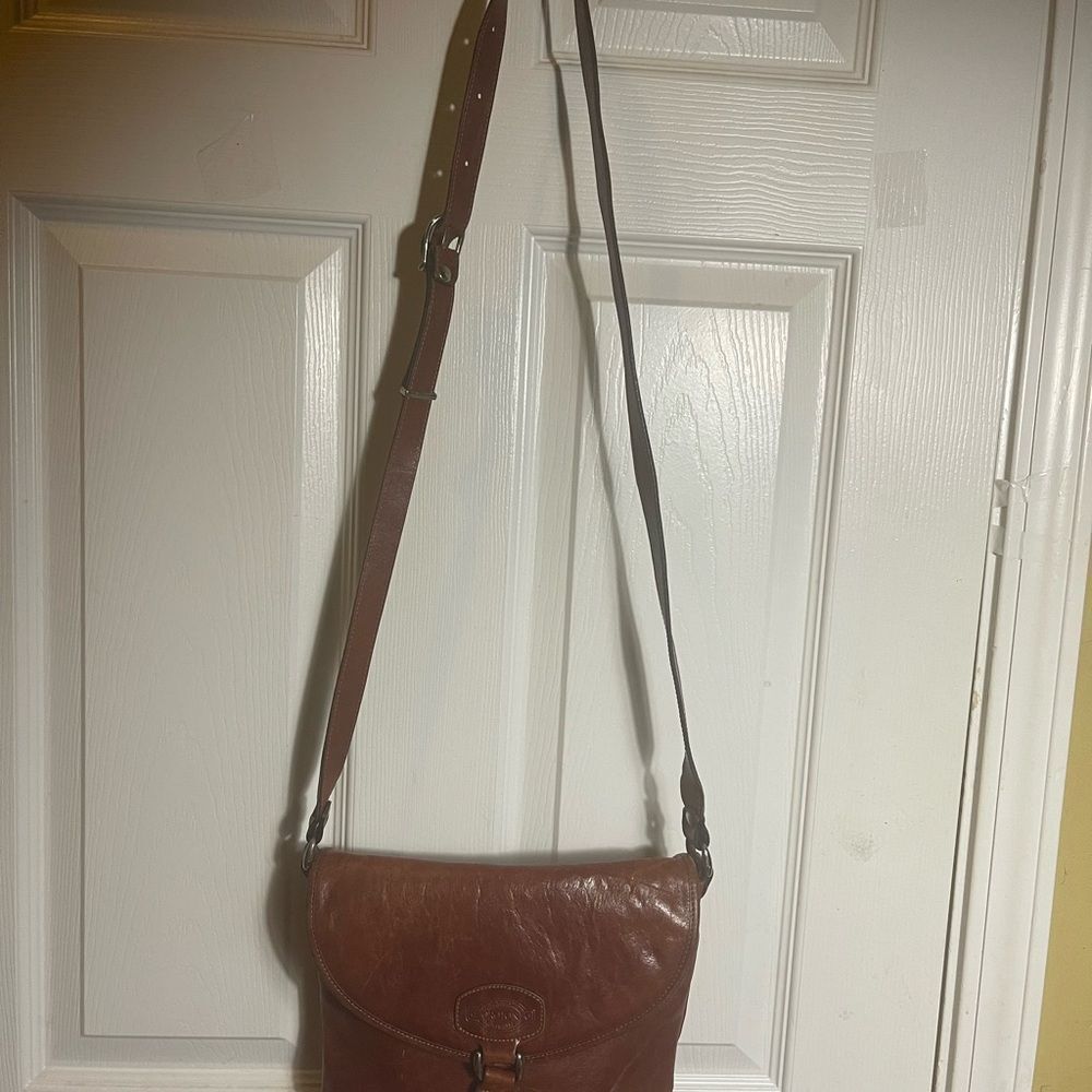 Oroton Vintage leather Tan bucket style crossbody bag gold tone accent.. - Picture 4 of 16